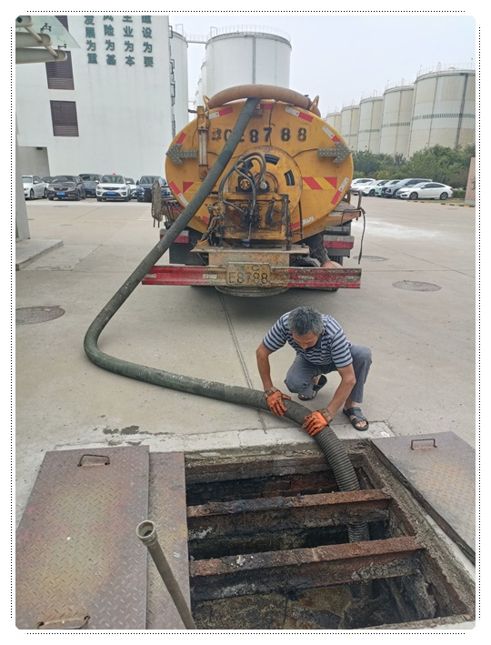 那坡隔油池清掏